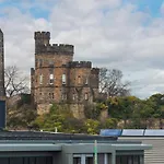 Royal Mile Modern Apartment